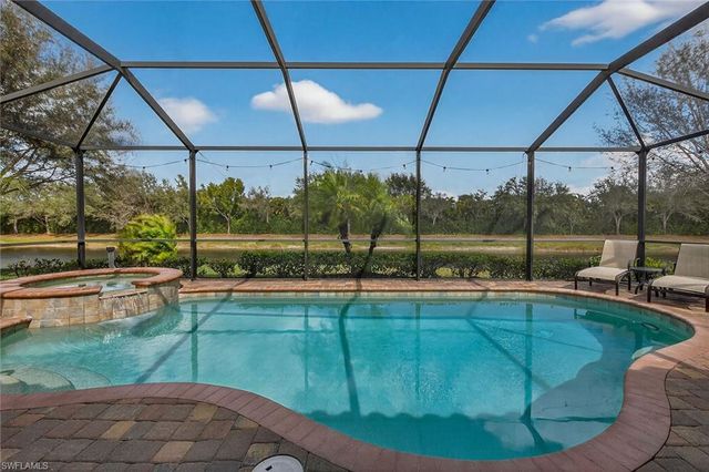 2898 Aviamar CIR, Naples, FL 34114