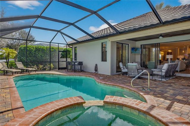 2898 Aviamar CIR, Naples, FL 34114