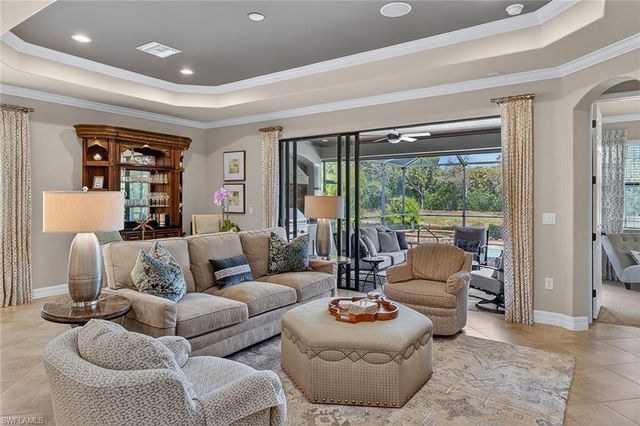 2898 Aviamar CIR, Naples, FL 34114