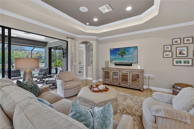 2898 Aviamar CIR, Naples, FL 34114