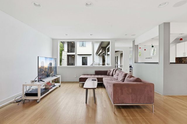 616 W Monroe ST, Austin, TX 78704