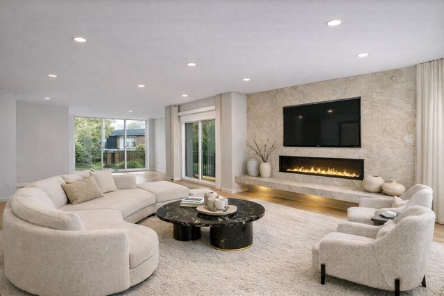 616 W Monroe ST, Austin, TX 78704