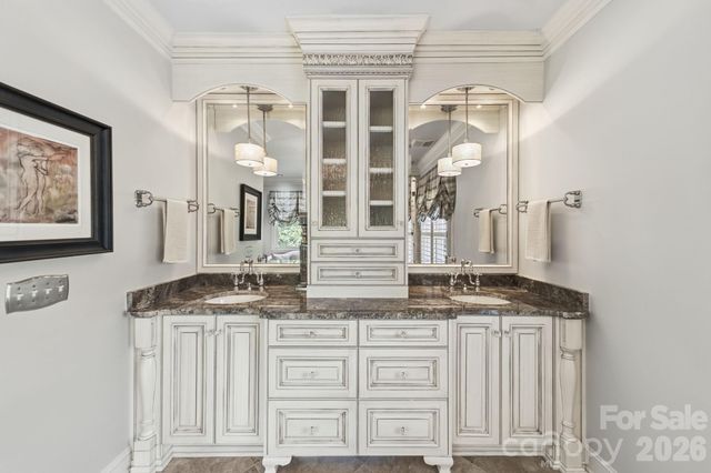 6746 Wynfaire Lane, Charlotte, NC 28210