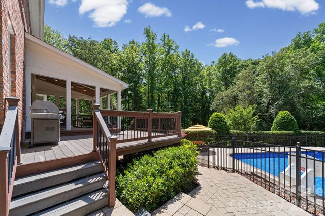 6746 Wynfaire Lane, Charlotte, NC 28210