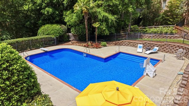 6746 Wynfaire Lane, Charlotte, NC 28210