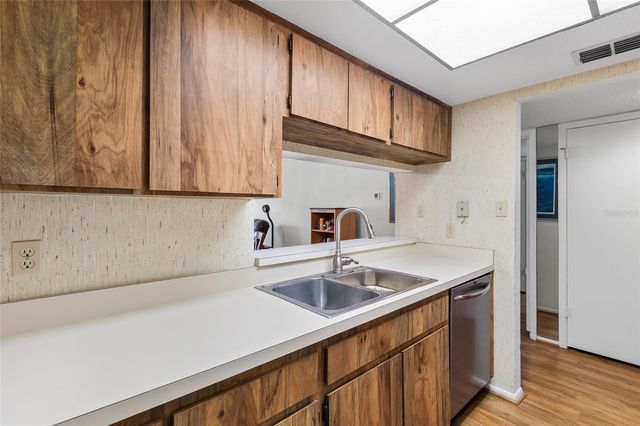 2587 COUNTRYSIDE BOULEVARD 6110, Clearwater, FL 33761