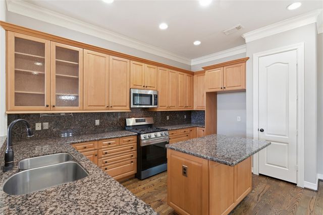 9295 Buffalo Speedway, Houston, TX 77025