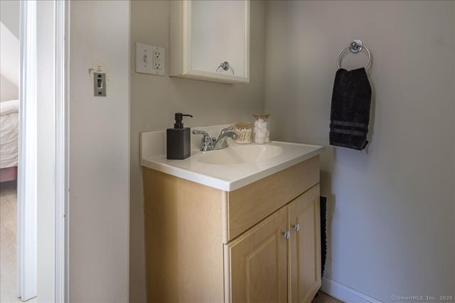 90 2nd Street, Fairfield, CT 06825