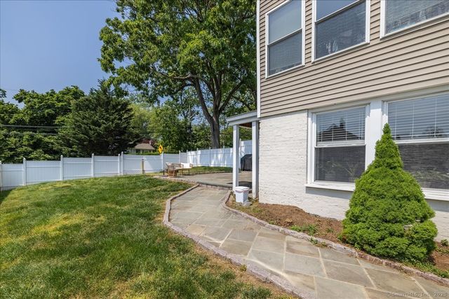 90 2nd Street, Fairfield, CT 06825