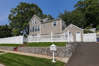 90 2nd Street, Fairfield, CT 06825