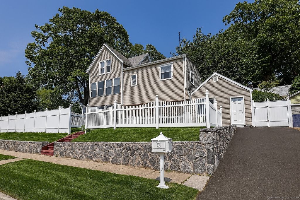 90 2nd Street, Fairfield, CT 06825