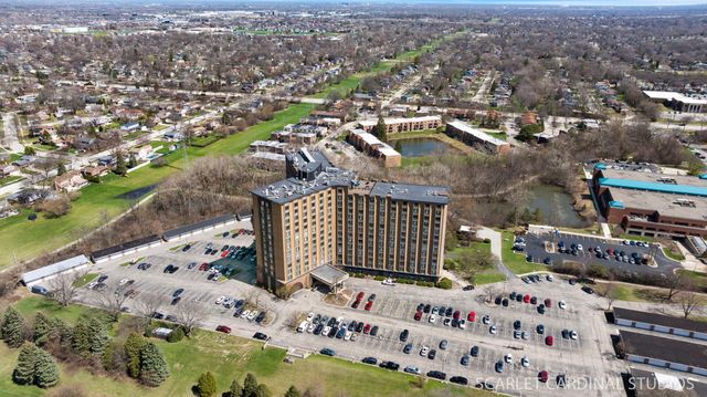 1 Renaissance Place 201, Palatine, IL 60067