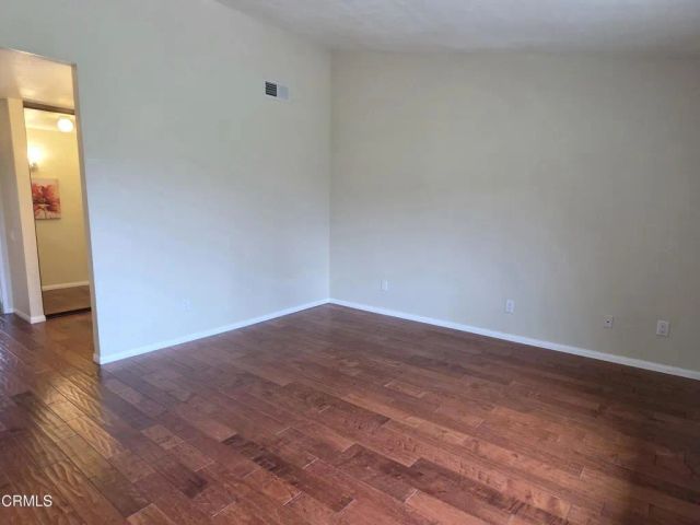 20193 Village 20, Camarillo, CA 93012