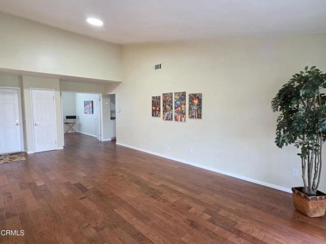 20193 Village 20, Camarillo, CA 93012