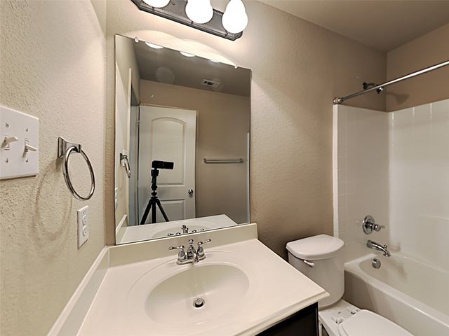 5860 Burgundy Rose Drive, Fort Worth, TX 76123