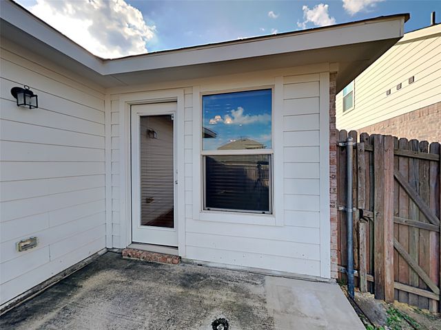 5860 Burgundy Rose Drive, Fort Worth, TX 76123