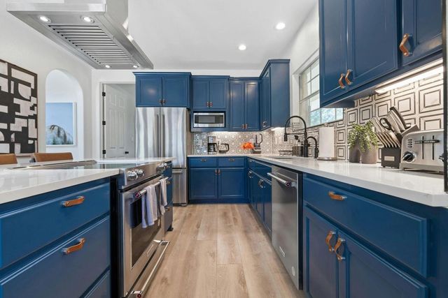 220 Sundance TRL, Dripping Springs, TX 78620