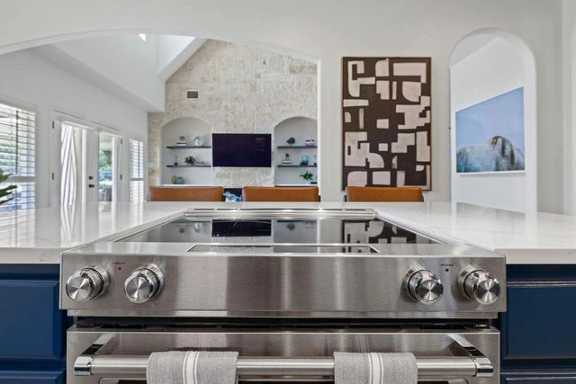 220 Sundance TRL, Dripping Springs, TX 78620