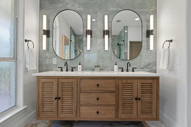 220 Sundance TRL, Dripping Springs, TX 78620