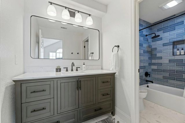 220 Sundance TRL, Dripping Springs, TX 78620