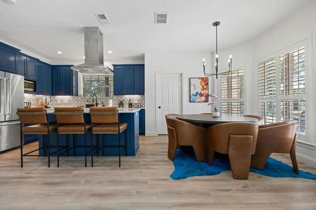 220 Sundance TRL, Dripping Springs, TX 78620