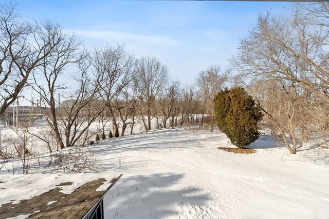 29 Bradstreet Ave, Haverhill, MA 01835