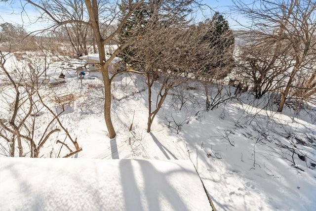 29 Bradstreet Ave, Haverhill, MA 01835