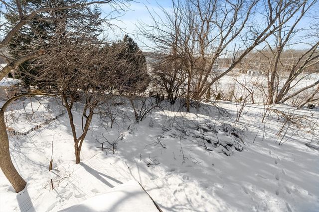 29 Bradstreet Ave, Haverhill, MA 01835