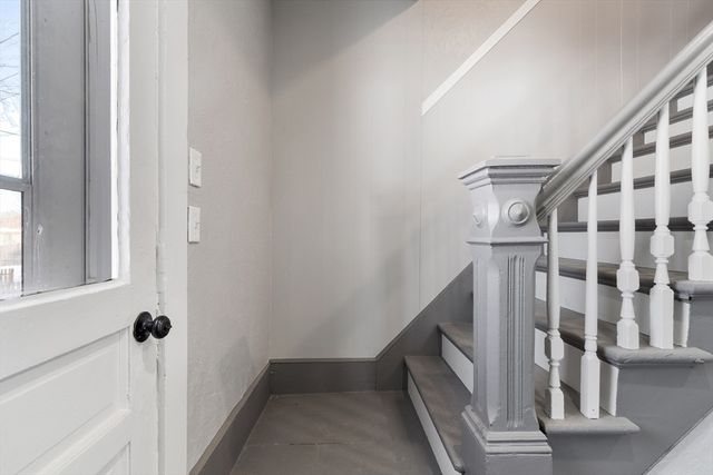 29 Bradstreet Ave, Haverhill, MA 01835