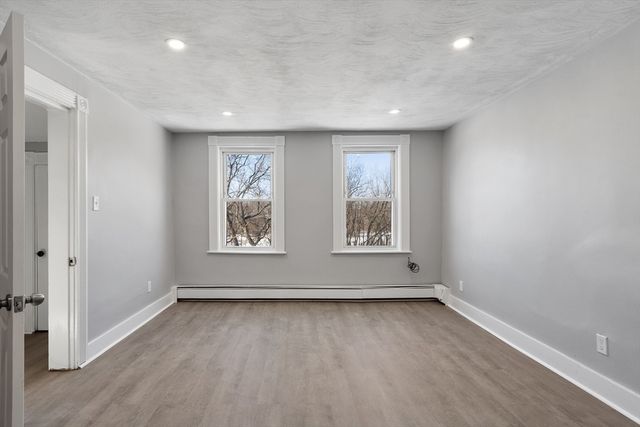 29 Bradstreet Ave, Haverhill, MA 01835