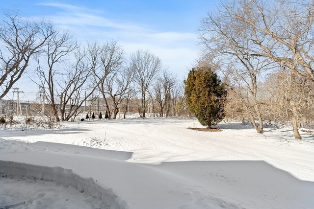 29 Bradstreet Ave, Haverhill, MA 01835