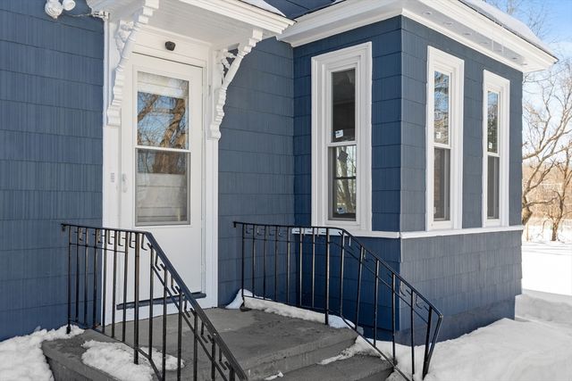 29 Bradstreet Ave, Haverhill, MA 01835