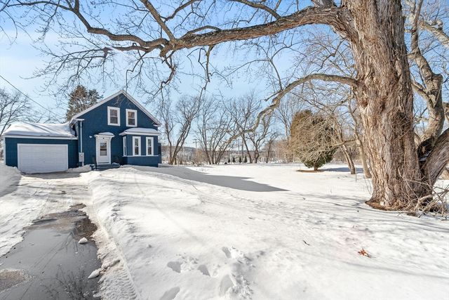 29 Bradstreet Ave, Haverhill, MA 01835