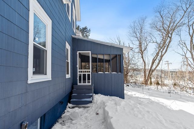 29 Bradstreet Ave, Haverhill, MA 01835