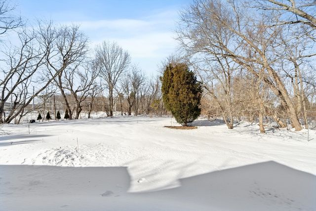 29 Bradstreet Ave, Haverhill, MA 01835