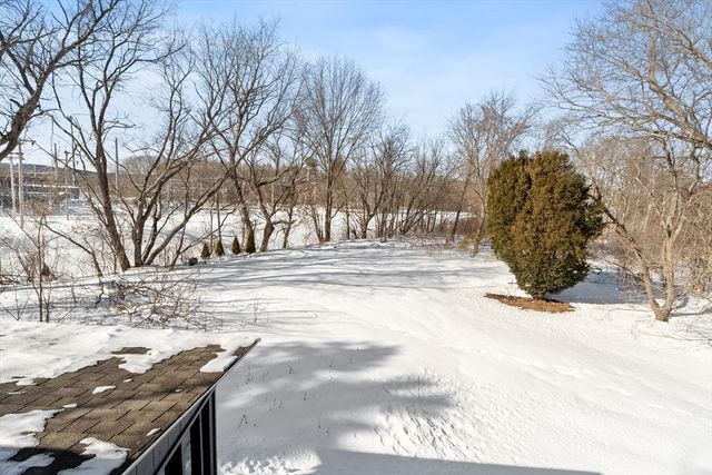 29 Bradstreet Ave, Haverhill, MA 01835