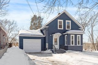 29 Bradstreet Ave, Haverhill, MA 01835