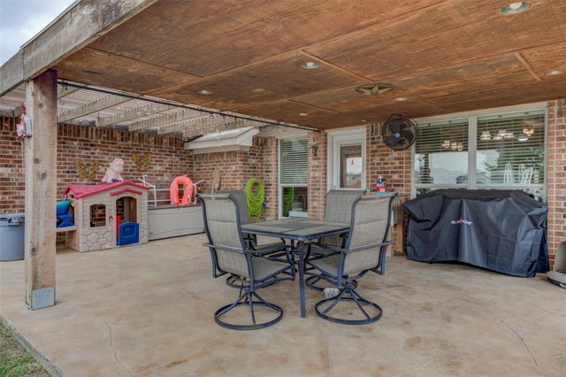 700 Indian Blanket ST, Lockhart, TX 78644