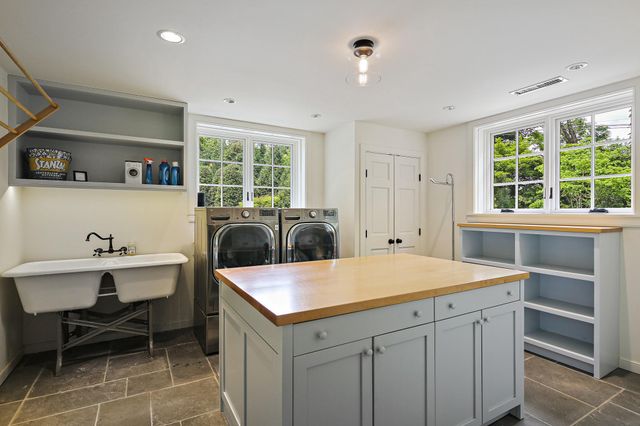 900 ARMY RD, Baltimore, MD 21204