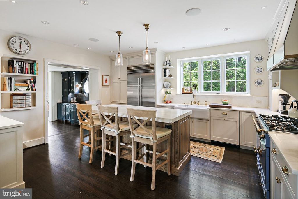 Image 15 of property listing at 900 ARMY RD, Baltimore, MD 21204