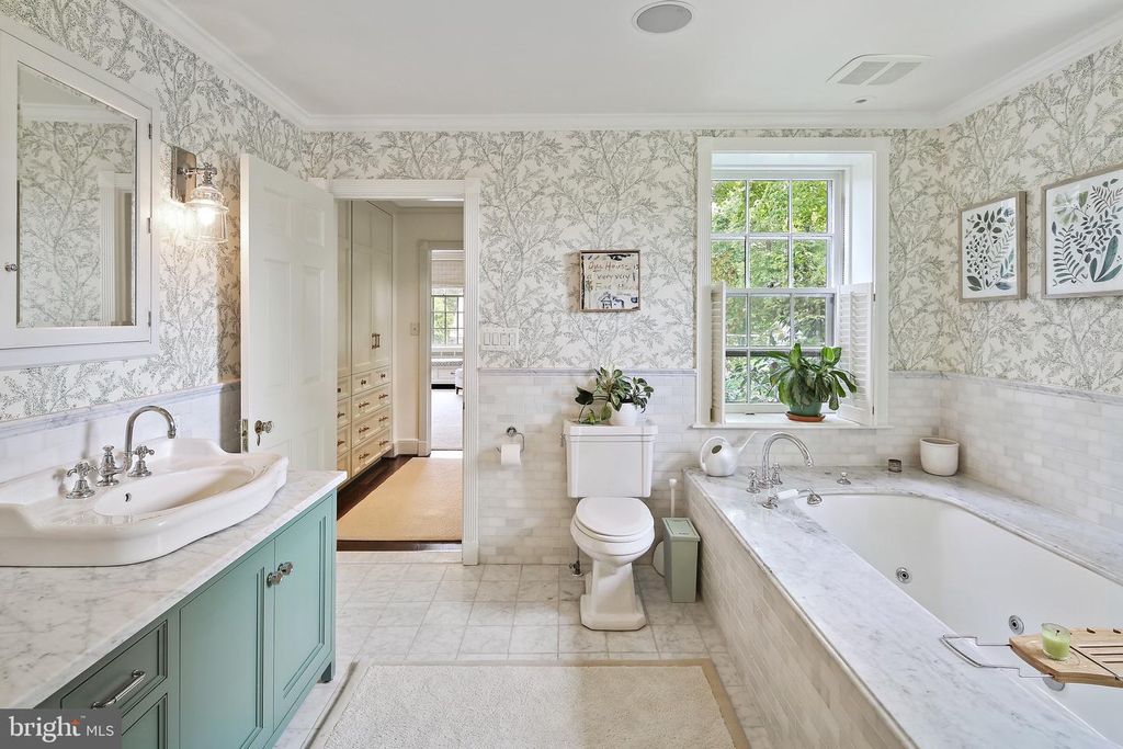 Image 31 of property listing at 900 ARMY RD, Baltimore, MD 21204