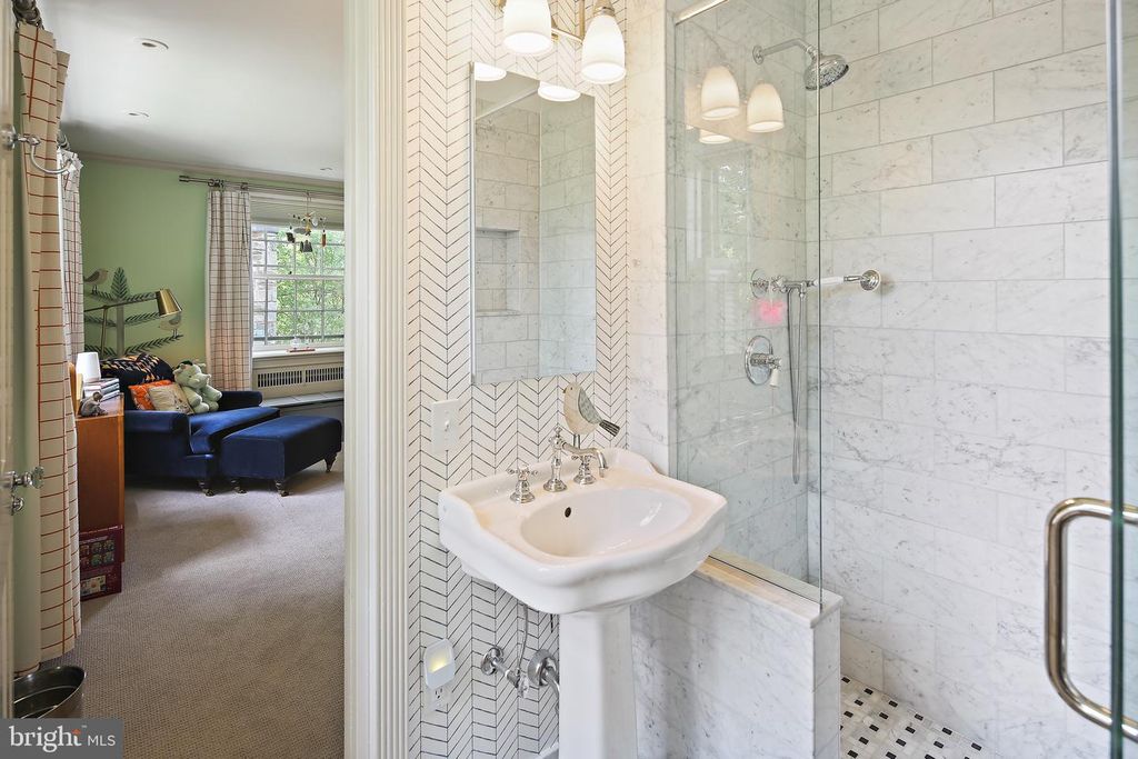 Image 35 of property listing at 900 ARMY RD, Baltimore, MD 21204