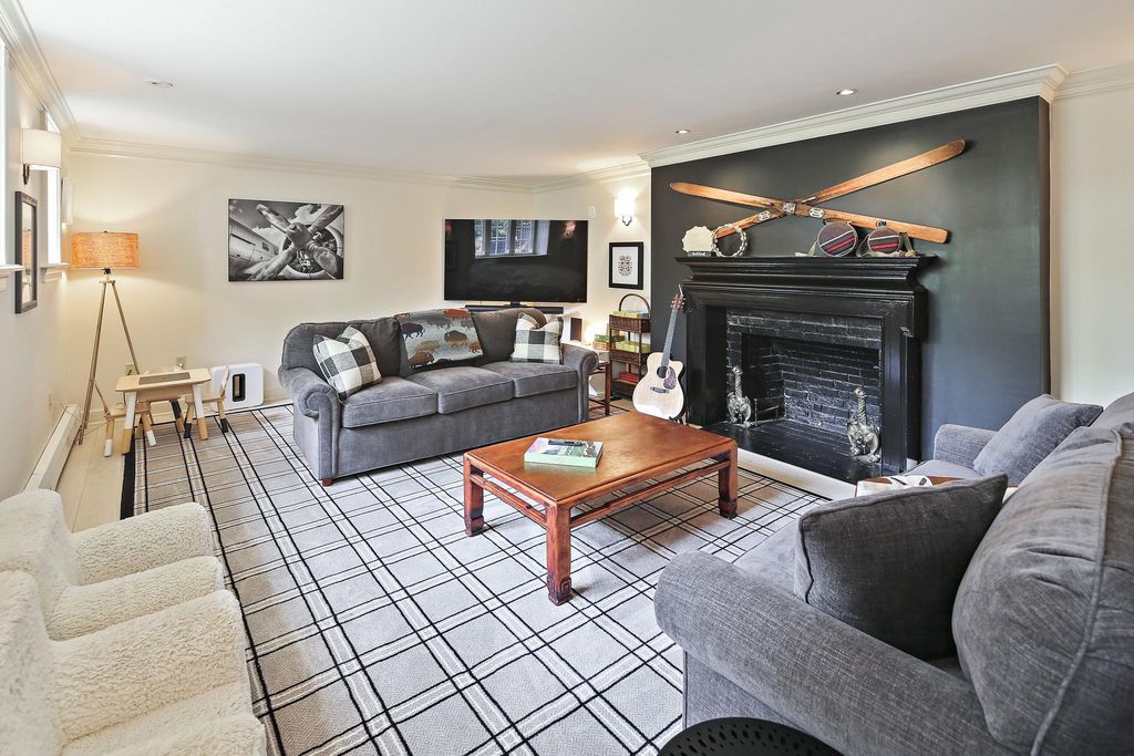 Image 47 of property listing at 900 ARMY RD, Baltimore, MD 21204