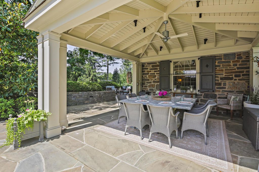 Image 57 of property listing at 900 ARMY RD, Baltimore, MD 21204