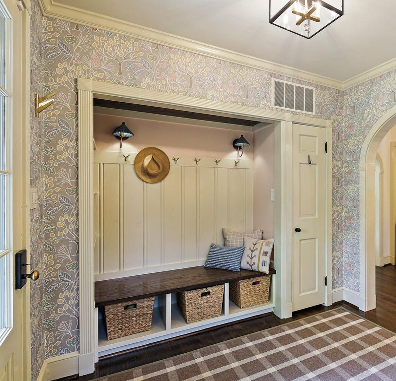 Image 7 of property listing at 900 ARMY RD, Baltimore, MD 21204