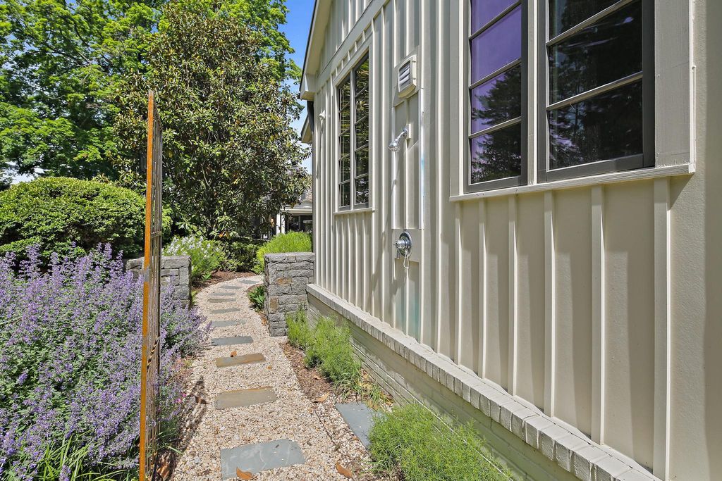 Image 84 of property listing at 900 ARMY RD, Baltimore, MD 21204