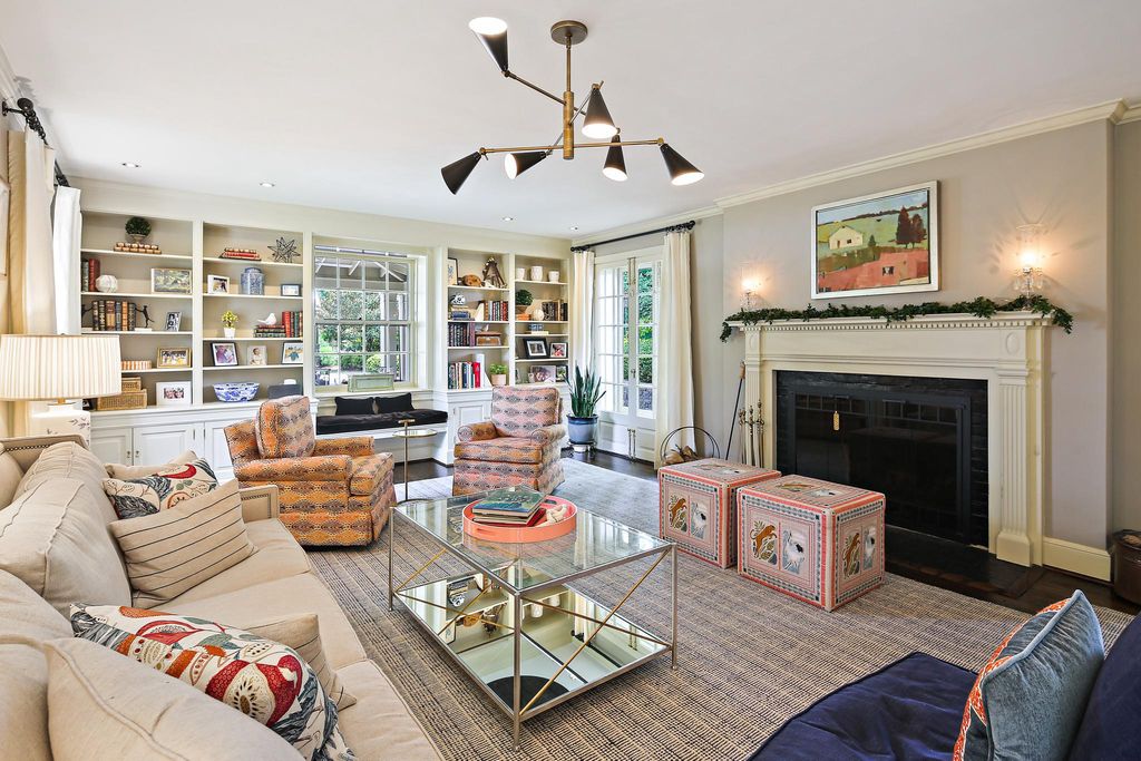 Image 10 of property listing at 900 ARMY RD, Baltimore, MD 21204