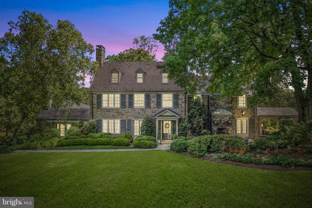 Image 94 of property listing at 900 ARMY RD, Baltimore, MD 21204