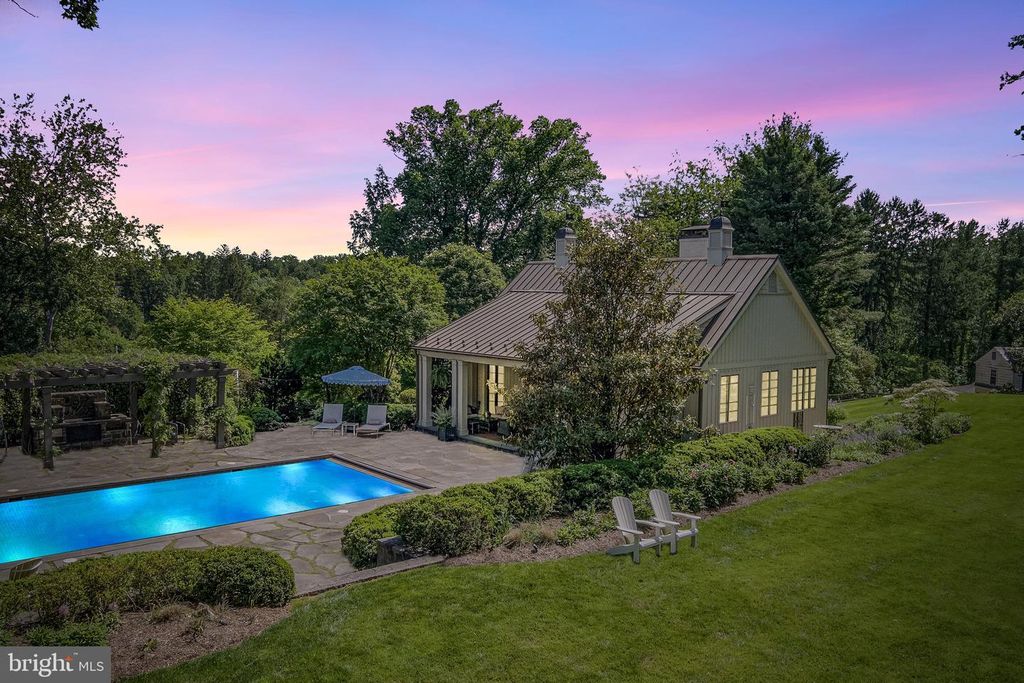Image 96 of property listing at 900 ARMY RD, Baltimore, MD 21204