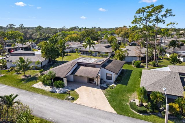 7811 BEECHFERN Circle 26, Tamarac, FL 33321